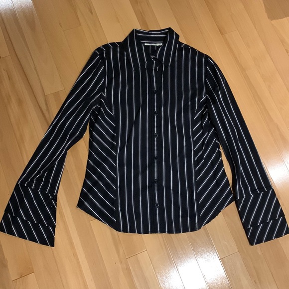 VEUC/like new Ricki’s Button Up Blouse-Black with Grey & Silver Stripes- size 10 - Picture 1 of 16